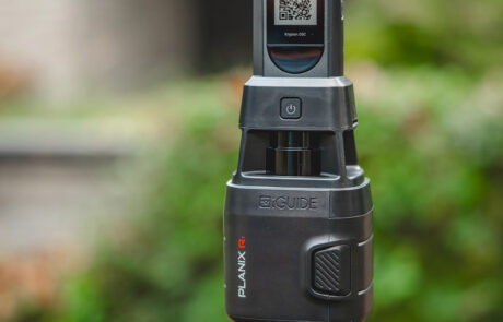 Photo d’un scanner 3D iGUIDE Planix sur trépied pour relevé architectural en vue d’une rénovation industrielle